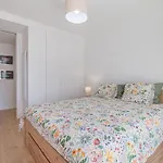 Chic And Brand New By Tenorio Apartment