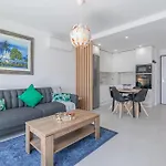 Chic And Brand New By Tenorio Apartman Lagos